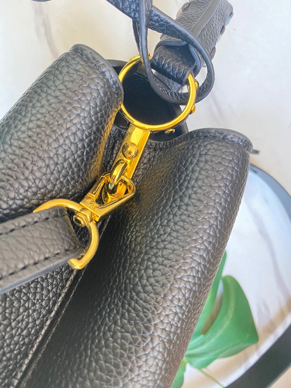 ルイヴィトンバッグ角部分ディテール